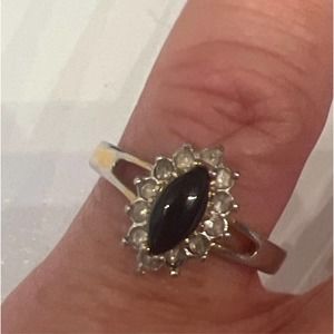 Ring 18KHGE oval black stone 12 Cz sz 5